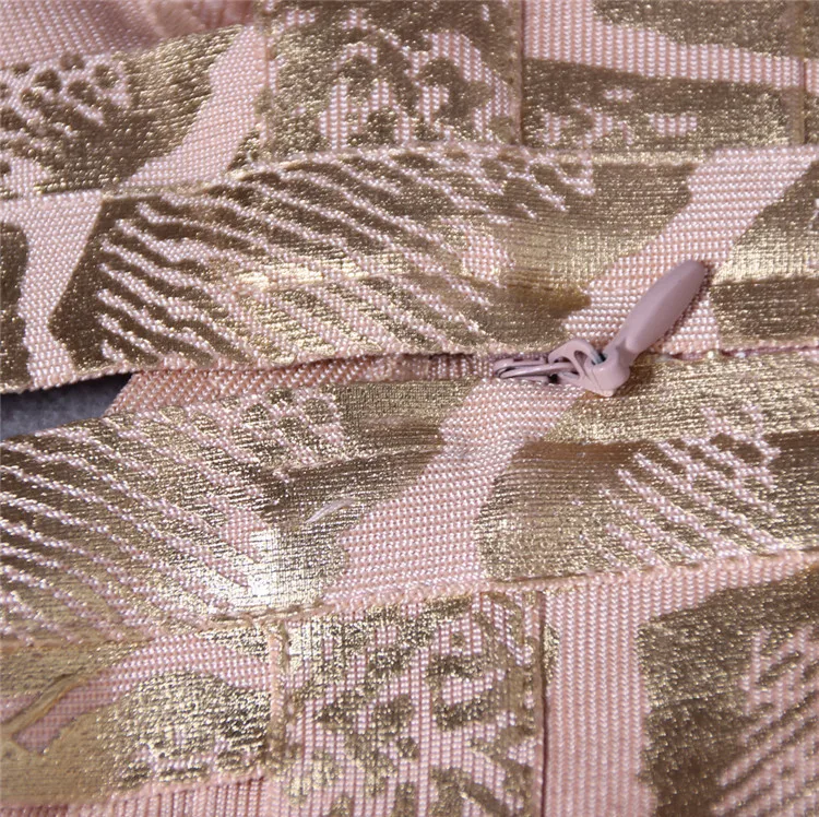 Женское мини-платье с открытой спиной золотистое платье V-образным вырезом и в