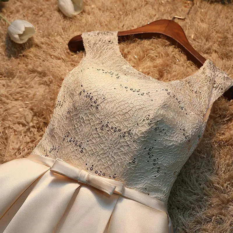 Атласное вечернее платье