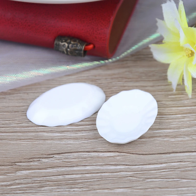 

8pcs Doll house Trays Plates Doll Kitchen Toys Durable Mini Resin Food White Dishes Tableware Miniature Doll House Accessories