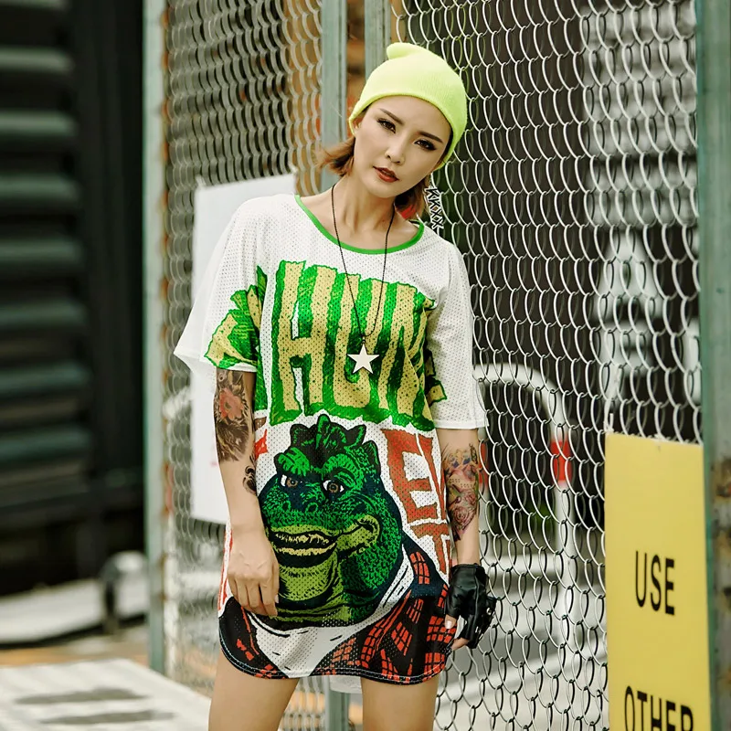 Женская футболка с мультяшными буквами голубая дышащая открытой спиной в стиле