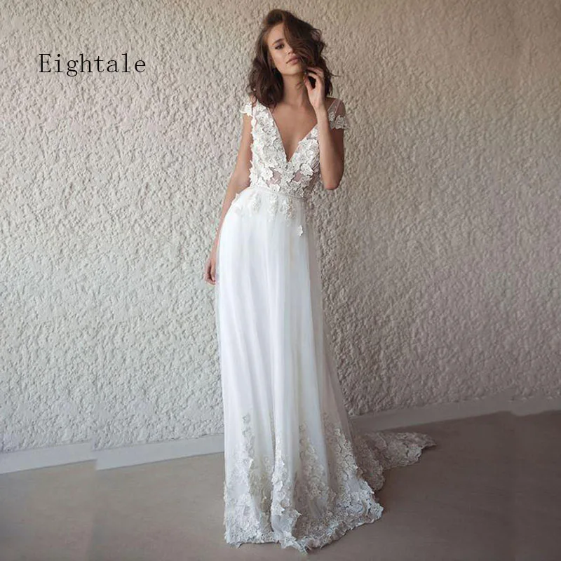 Платье свадебное с V образным вырезом рукавами крылышками и маленьким