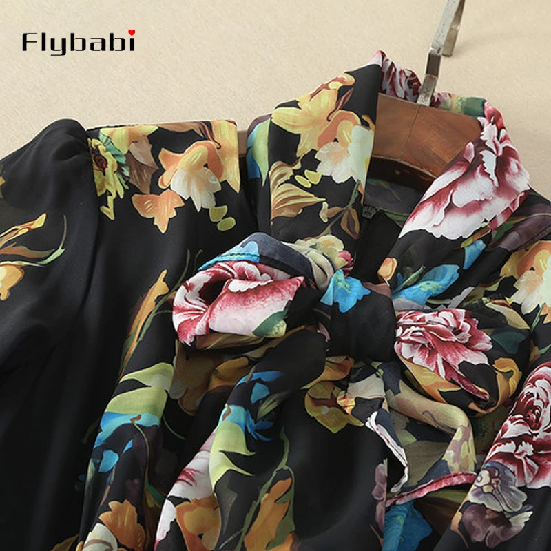 Уличное облегающее и расклешенное платье с большим цветком пиона маятником