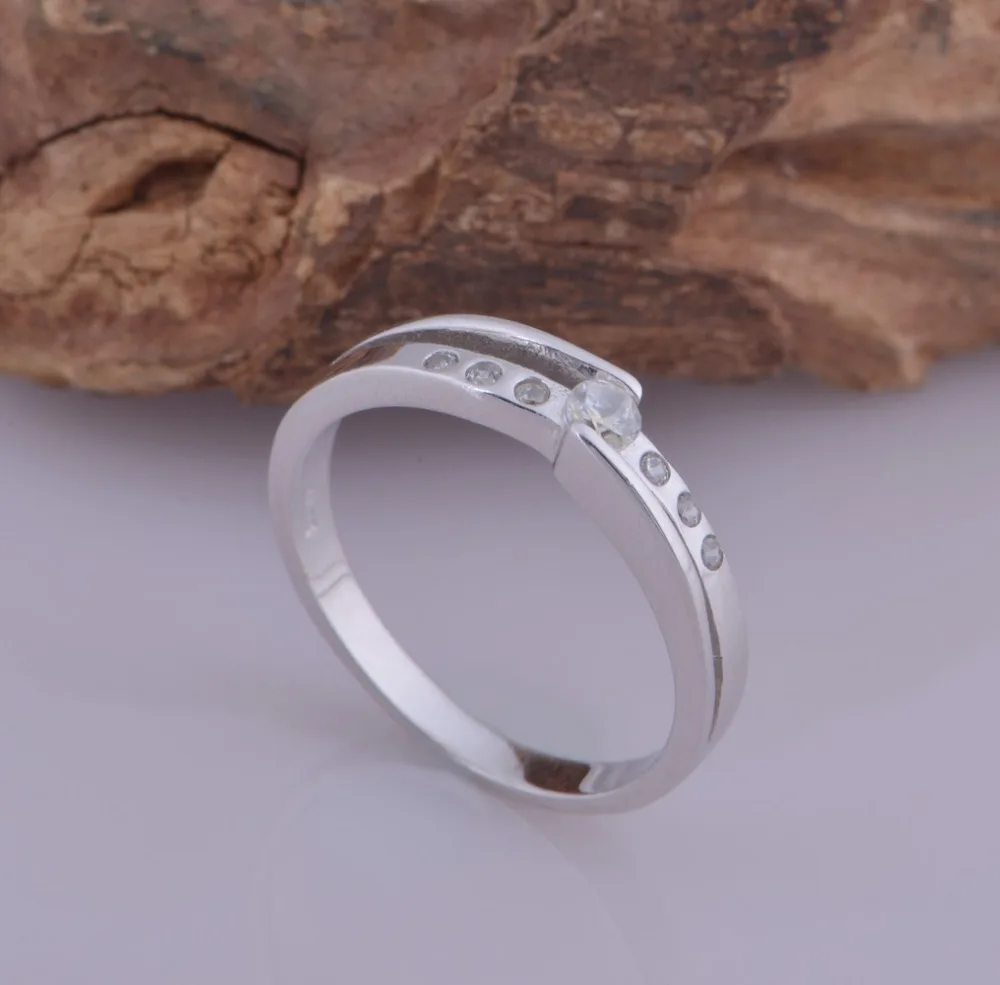 Романтические парные кольца позолоченные ювелирные золотистые с фианитами для