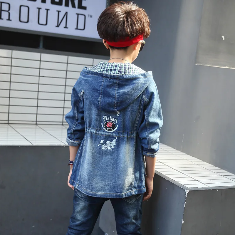 FYH/Новинка Джинсовое пальто с капюшоном для мальчиков Сезон осень-весна