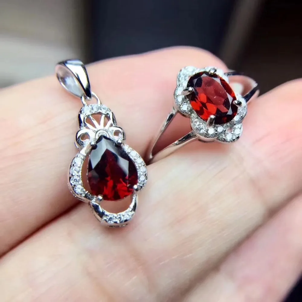 Женский ювелирный комплект из серебра 925 пробы с натуральным гранатом | Украшения