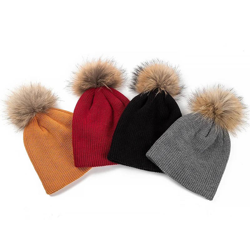 Новые женские шапки шапка из натурального меха енота 12 см Кепка с помпонами