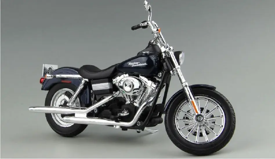 Модель мотоцикла Maisto 1:12 Harley 2006 FXDBI DYNA Street Bob литая под давлением металлическая