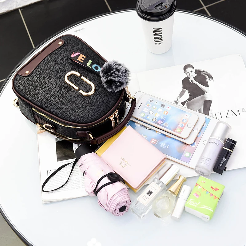 Маленькие рюкзаки для женщин новая сумка на плечо с заклепками молнии кожанные