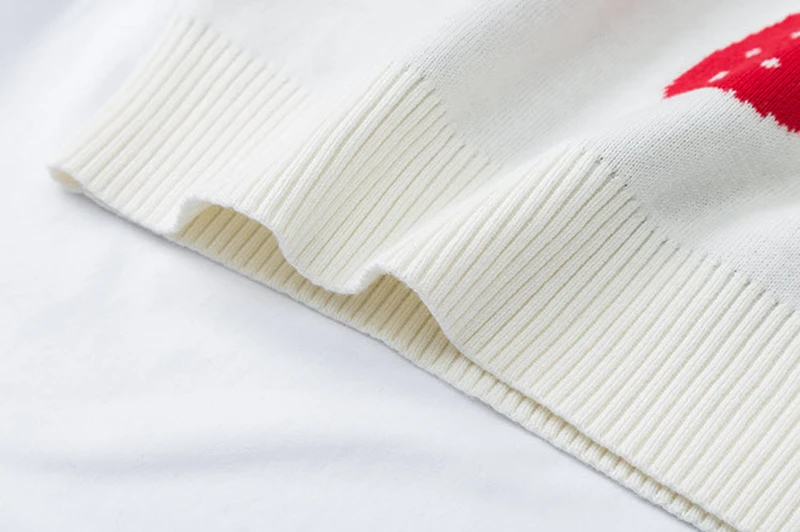 Свитер для мамы и дочки; одинаковый свитер для семьи; вязаные пуловеры с принтом клубники; одежда для мамы и дочки