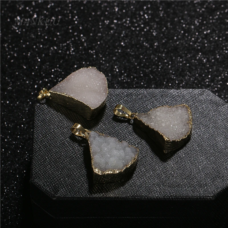 Подвеска в виде листа белого друга DP140 с золотым гальваническим покрытием для