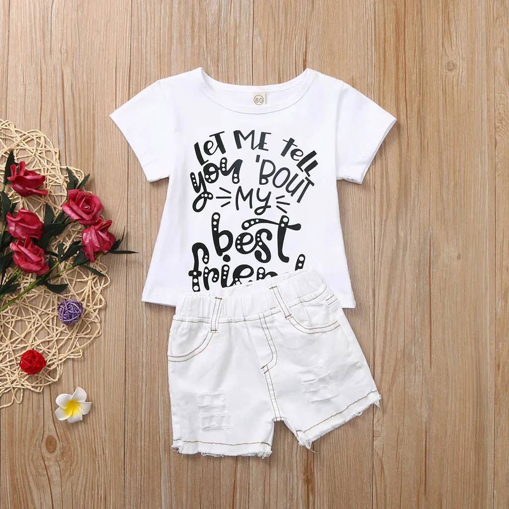 Одежда для девочек Футболка с буквенным принтом маленьких + джинсовые шорты