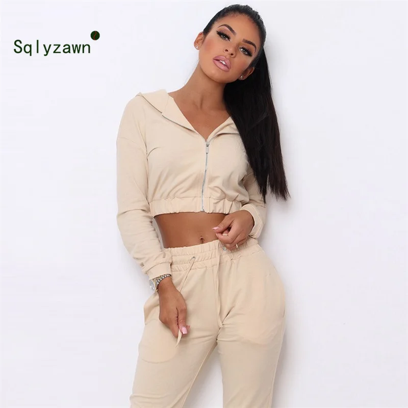 Комплект Спортивный женский из 2 предметов короткий топ на молнии с капюшоном и