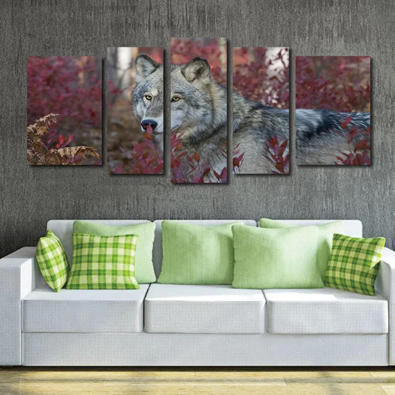 Картина на стену с изображением волка в красном лесу печать 5 панелях холст