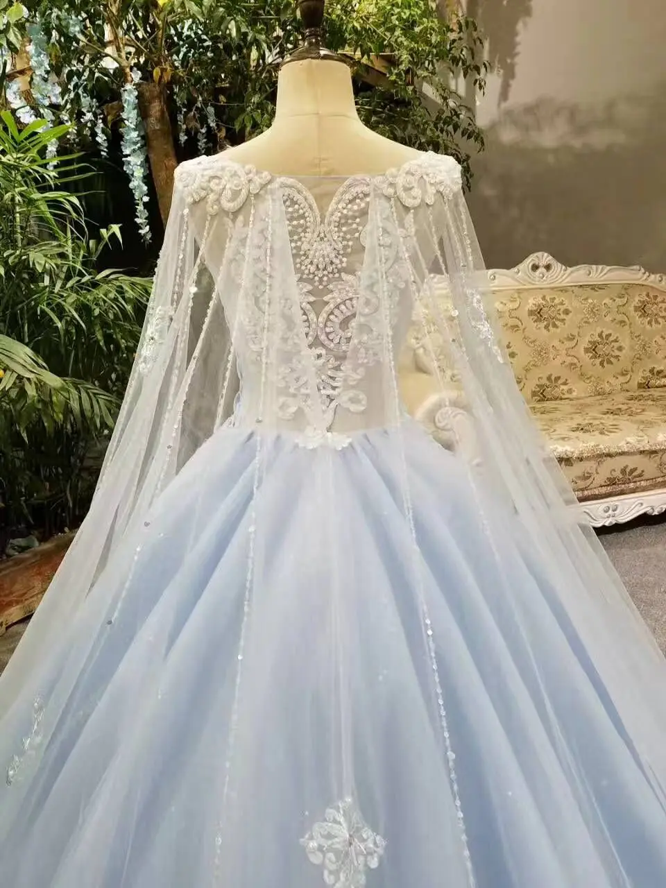 

2017 Real Photos Blue Ball Gown Wedding Dress Long Train Luxury Lace Crystals Beaded Wedding Dresses Cape Veils Bridal Dresses