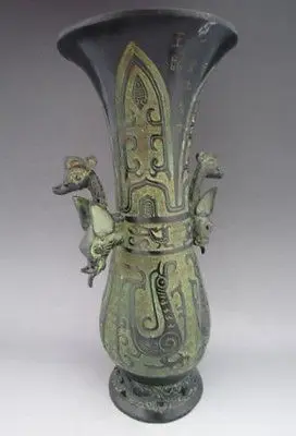 

Ancient Chinese folk bronze vase strange pattern Ssangyong