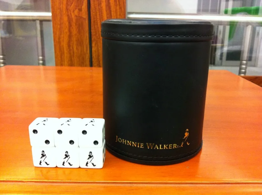 Стакан для виски Джонни Уокер высокого качества кожаный стакан игральных костей