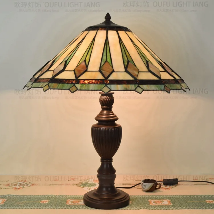 Настольная лампа Тиффани 56 см витражное стекло художественное для гостиной