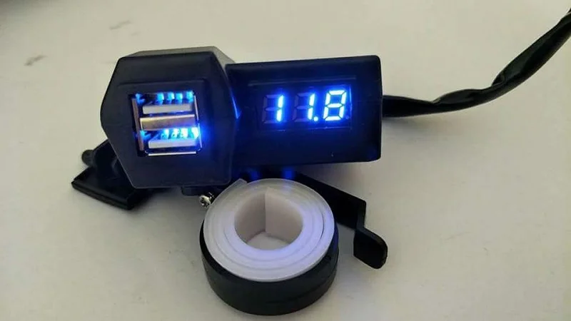 12 в гнездо мотоцикла скутер USB зарядное устройство светодиодный цифровой дисплей Вольтметр Выключатель питания двойной USB автомобильный прикуриватель