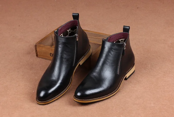 Мужские ботинки с высоким берцем на молнии острым носком| |