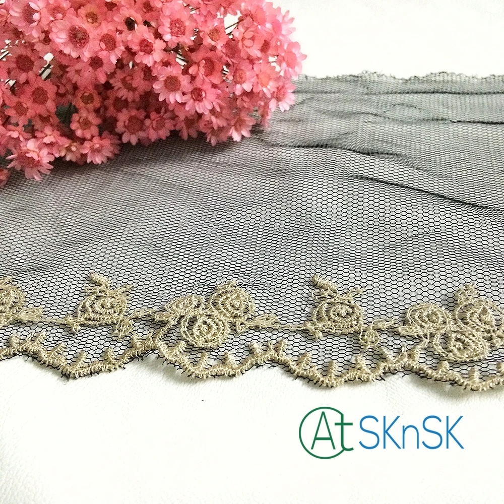 500 ярдов/партия сетчатая кружевная ткань с золотистой отделкой и цветочной