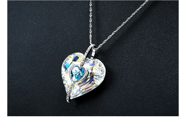 

2018 New Silver Love Pendant Necklace Casual Exquisite Sweet Romantic Popular Women's Pendant Necklace colour blue