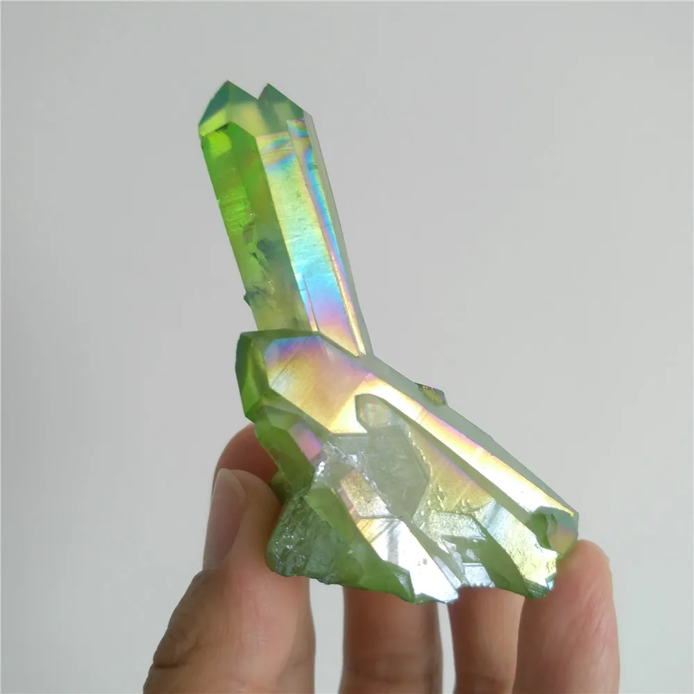 Кристаллический кластер радуги ауры фиолетовый красный желтый кварц титановый