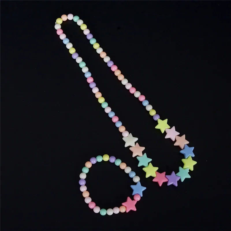 Набор украшений для девочек эластичное ожерелье и браслет с цветными сердечками