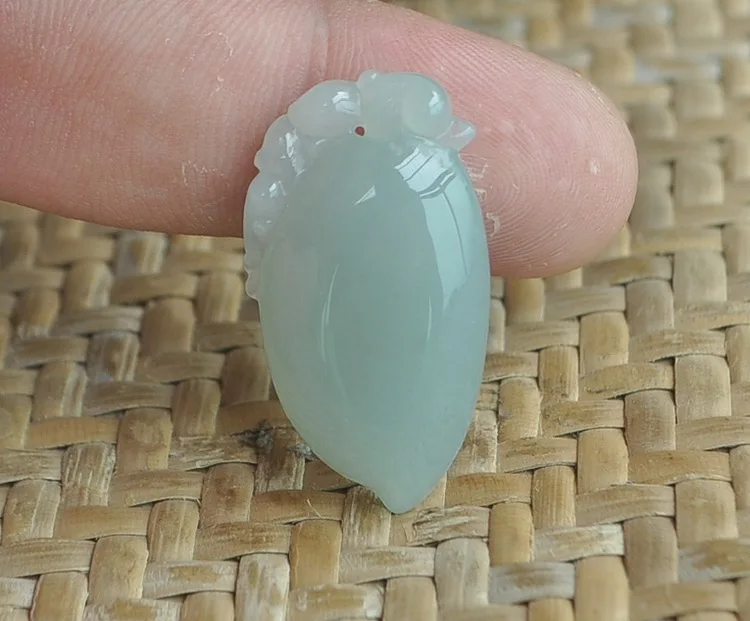 Изысканная форма пухлый влажный нефрит резной вид старой ямы персик образный