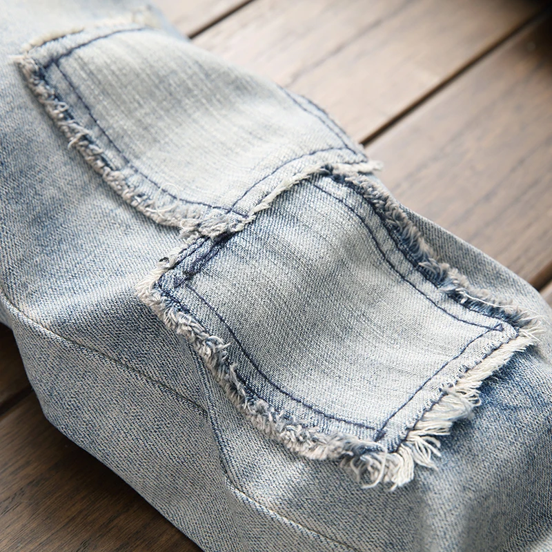 Высокое качество весенние мужские джинсы светильник в виде синей Рыбы Вышивка