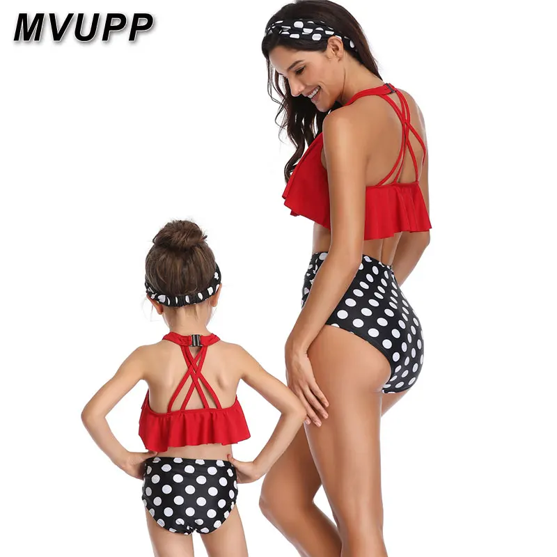 Одежда для мамы и дочки одинаковые комплекты семьи купальник в горошек купальный