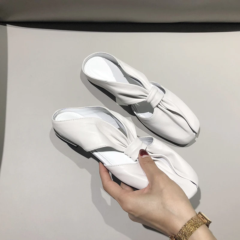 Женские Плиссированные туфли из натуральной кожи сланцы без задника круглый