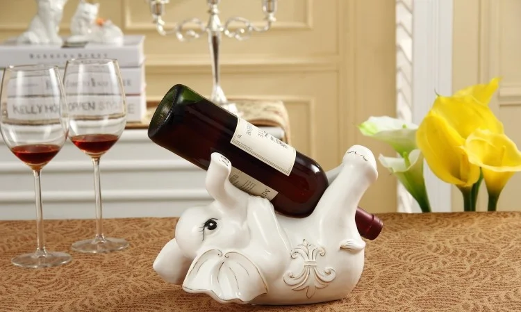 Фарфоровая лежа слон фигурка младенца красное вино бутылки стойки декоративная