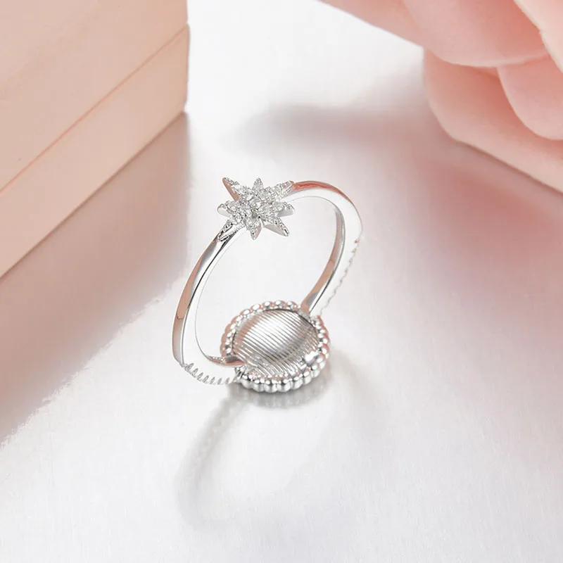 Женское кольцо из серебра 925 пробы с инкрустацией фианитами|Кольца| |