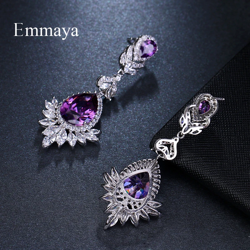 Серьги гвоздики Emmaya серебристого цвета в форме капли воды с фиолетовым