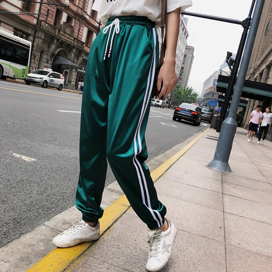 Женские атласные шаровары с полосками сбоку повседневные свободные черные брюки