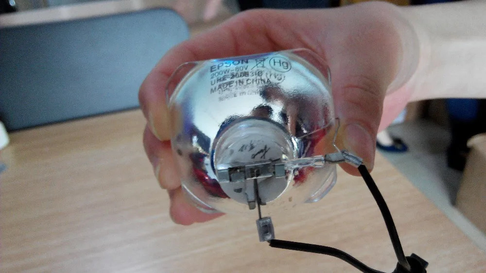 

UHE200W Projector original lamp for ELPLP54/ELPLP58/ELPLP32/ELPLP50/LP67