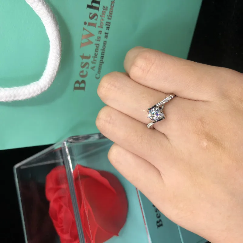 Кольцо женское из серебра 925 пробы с фианитом 0 5карат | Украшения и аксессуары