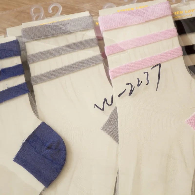 

Spring/Summerl 1 Pairs/Lot Ultra-Thin Meias Woman Transparent Color Glass Silk Breathable Thin socks Ladies College Bas