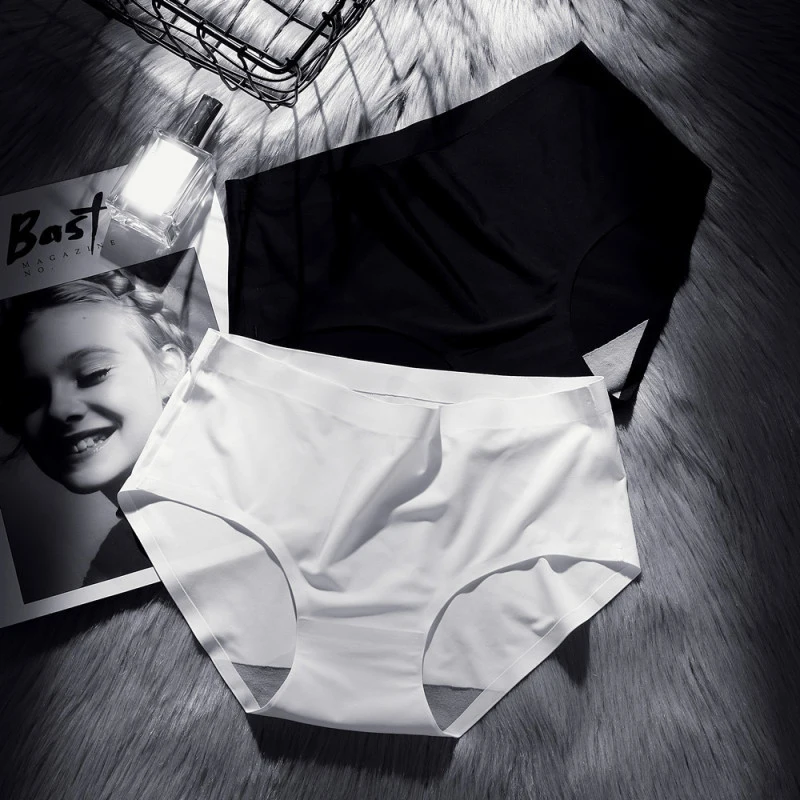 

Summer Ice Silk Seamless Solid Women Underwear Sexy Middle Waist Smooth Soft Lady Panties Comfortable Multicolor Breifs Lingerie