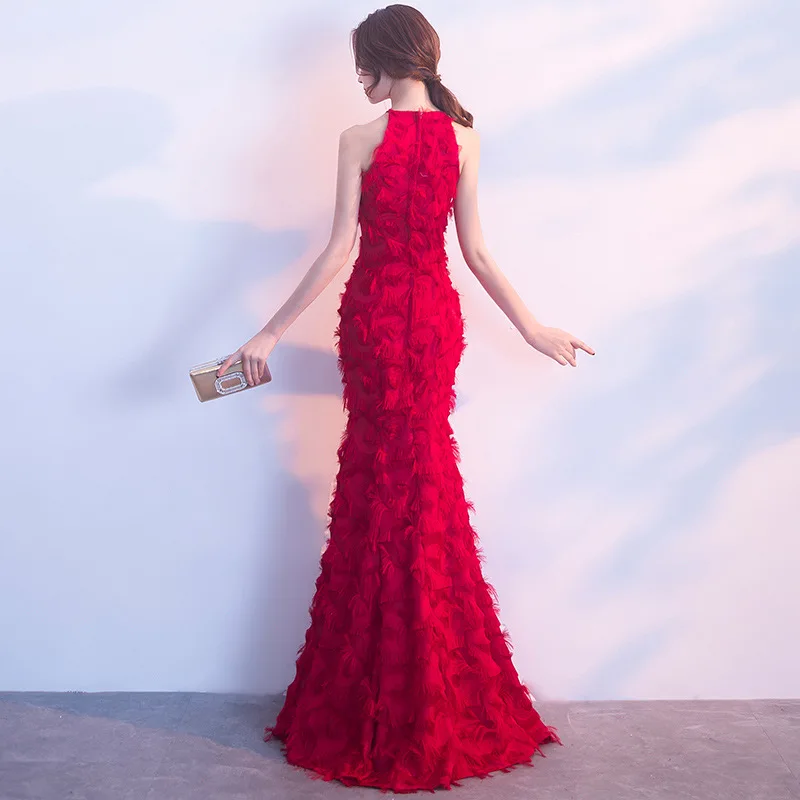 Длинное красное вечернее платье с подвязкой вокруг шеи и без рукавов Бальные