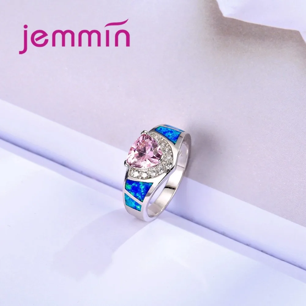 С геометрическими фигурами треугольниками кольца с прозрачными стразами на