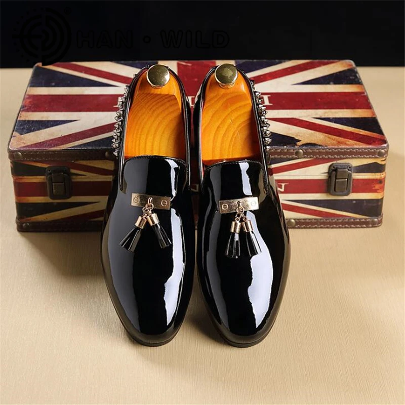 

New Men Leather Shoes Tassel Fashion Mens Dress Shoes Soft Leather Casual Shoes Men Rivet Flats Zapatos de hombre Size 37-48