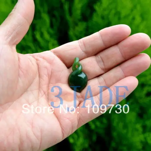 

dh 0044 Green Nephrite Jade Double Twist Pendant New Zealand Maori Style Carving NZ