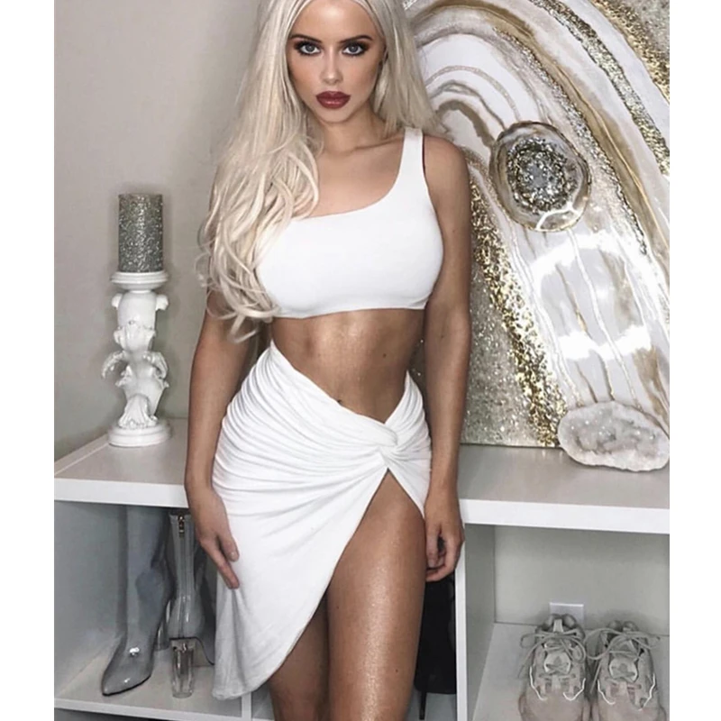 Комплект из 2 предметов: топ на одно плечо и облегающая мини юбка| |