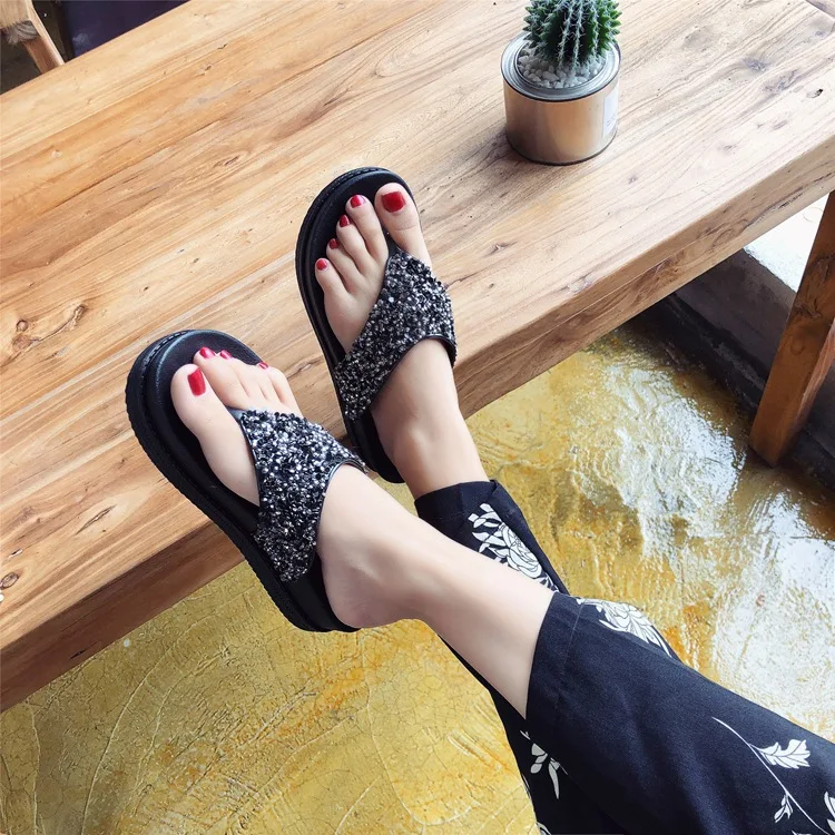 Женские сланцы; сезон лето; женские домашние тапочки Для женщин модные Повседневное пляжная обувь, сандалии Летние удобные женские пикантные блестящие Тапочки