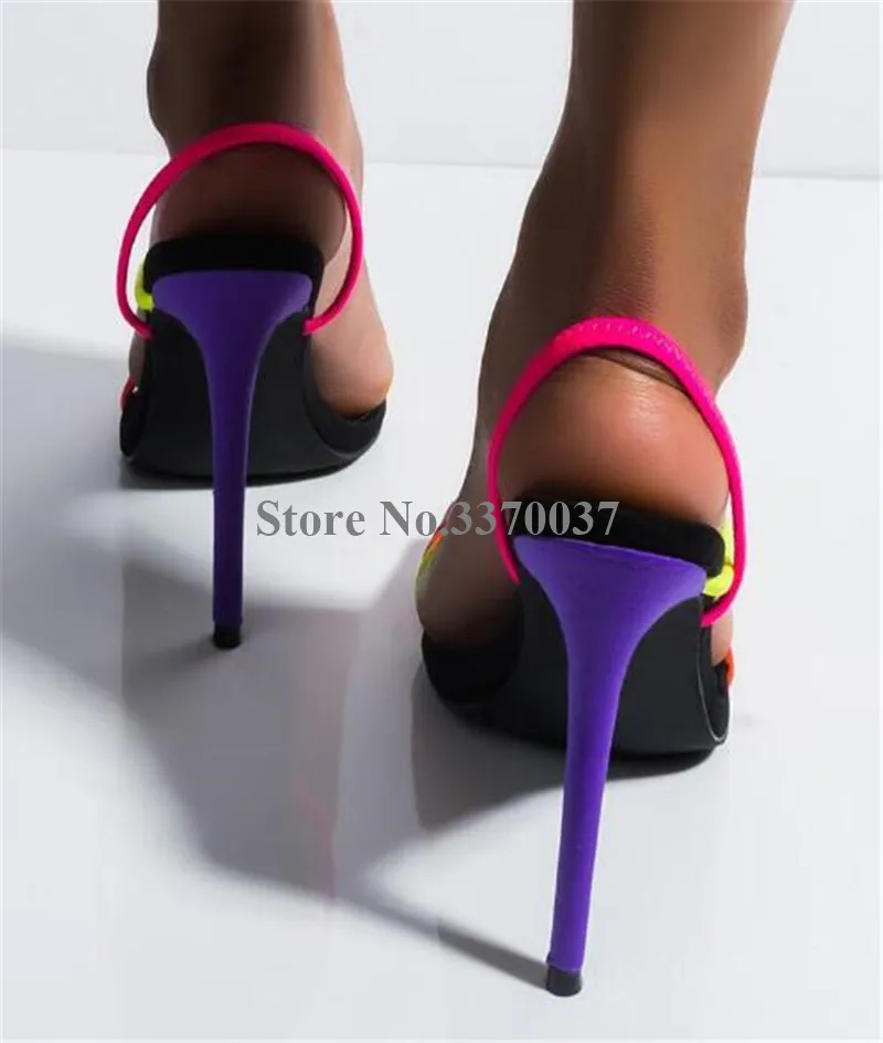 Очаровательные женские босоножки с острым носком на тонком каблуке шпильке