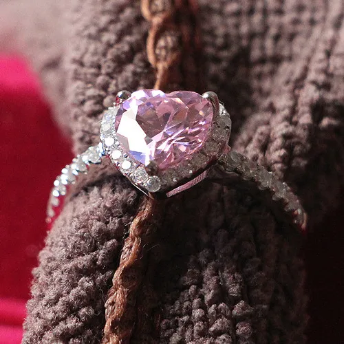 

Женское кольцо с розовым сердцем и микрозакрепкой, романтическое ювелирное изделие из твердого белого золота с бриллиантами, ювелирное изд...