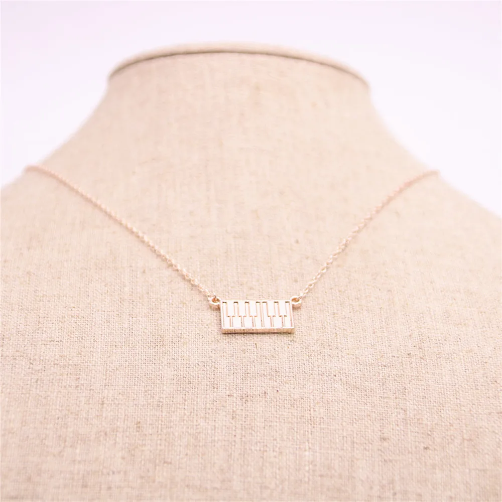 

Piano key model pendant necklace Electronic keyboard pendant necklace designed for women and