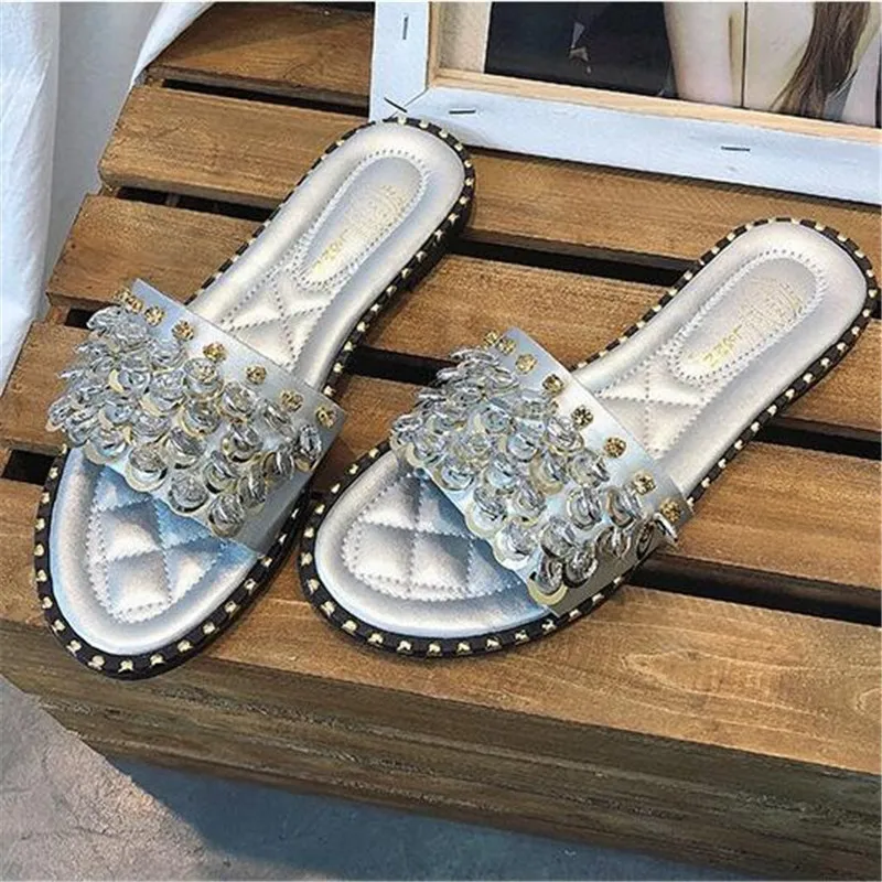 Новинка лета 2018 модные женские однотонные шлепанцы с украшениями летние пляжные