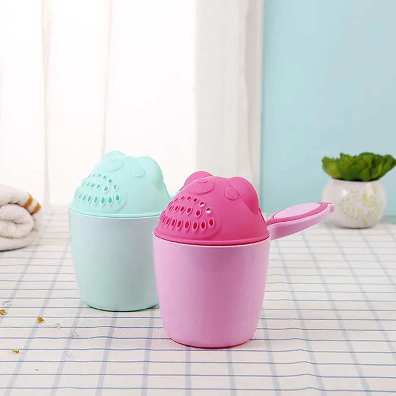 Baby Shower воды ложка пластик ребенок стиральная инструменты для волос с рисунком медведя из мультика Дети купальный стаканчик 1 шт. портативный